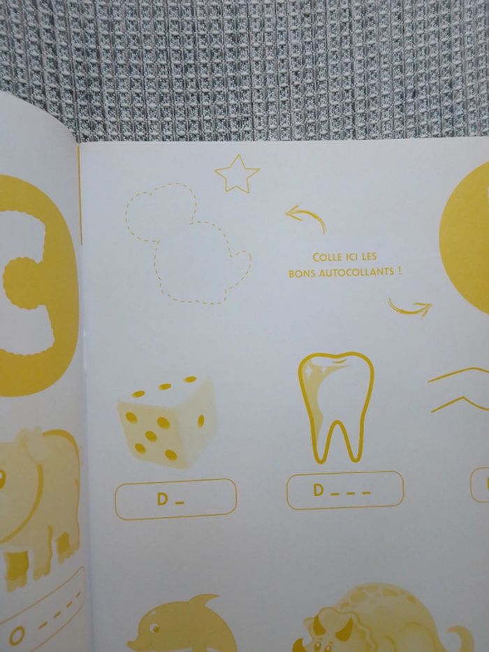 L'alphabet - livre d'activités avec autocollants - photo numéro 5
