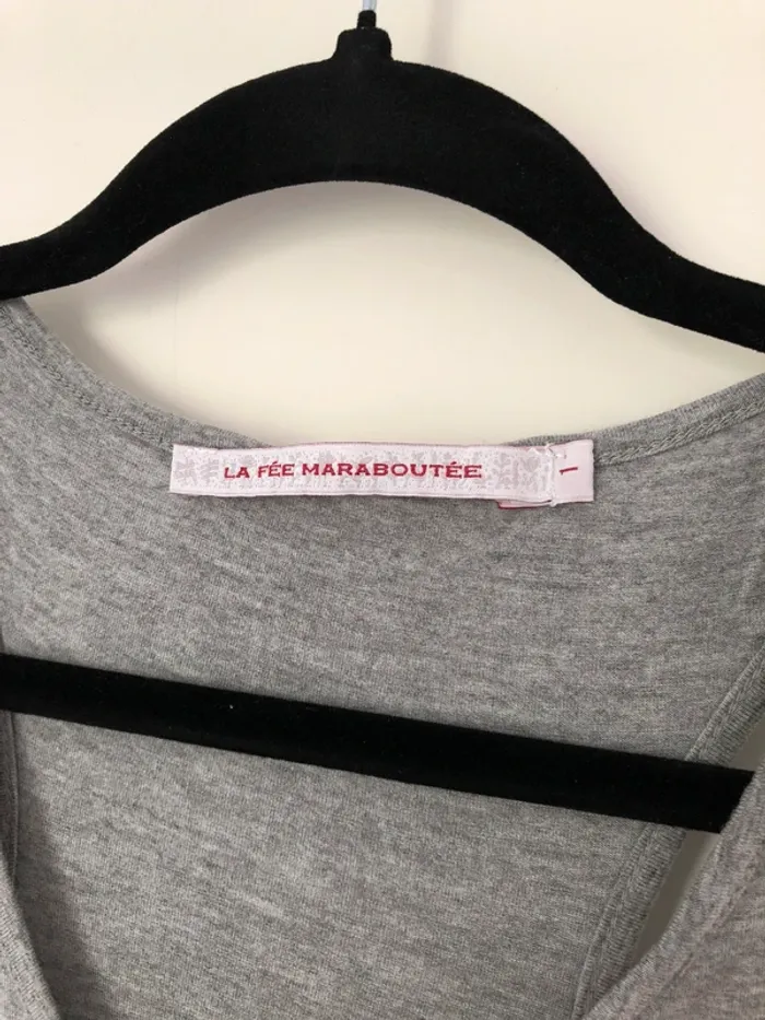 Débardeur gris à paillettes La Fée Maraboutée taille 1 - photo numéro 3