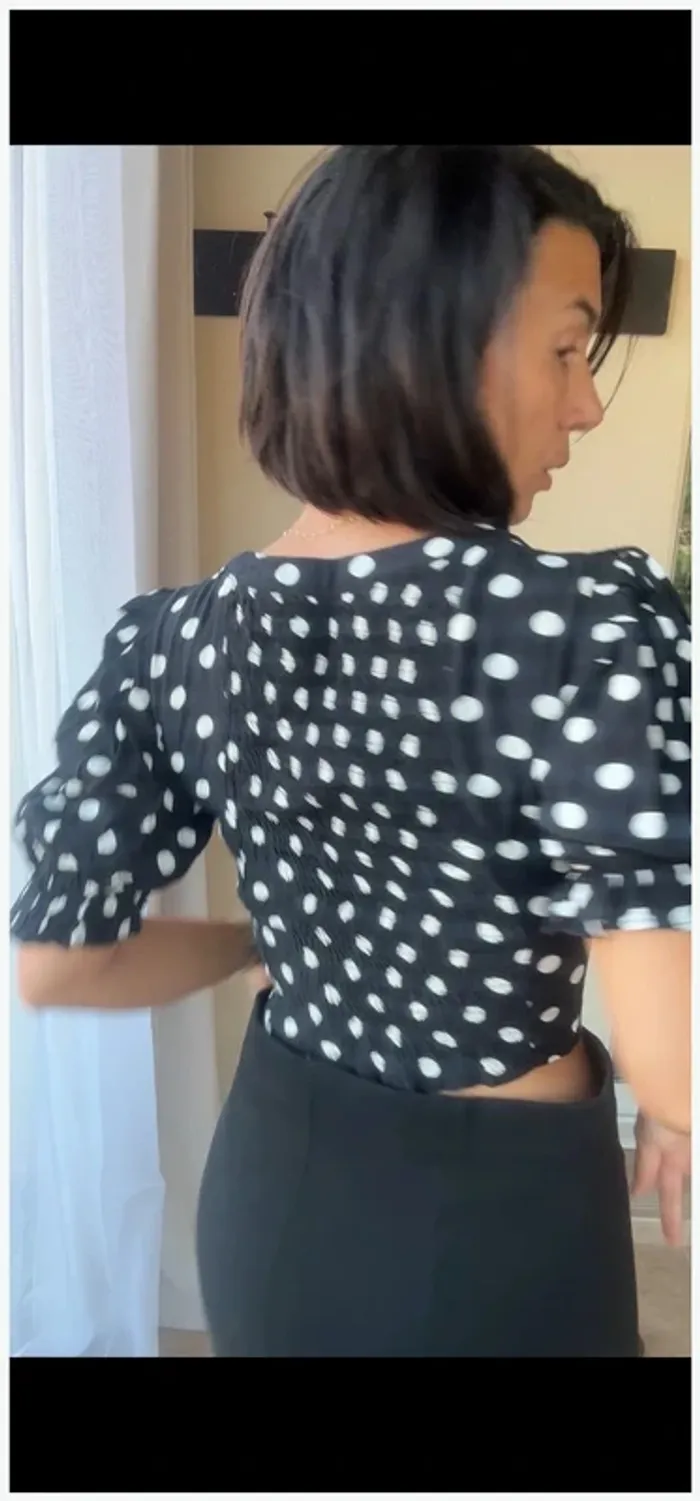 Haut Zara court à pois XS très bon état - photo numéro 3