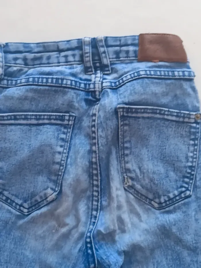 Jeans troué 14 ans - photo numéro 5
