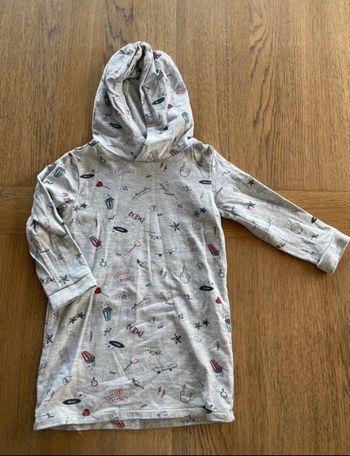 Robe pull à capuche
