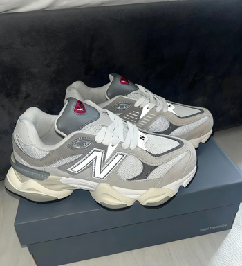 New Balance 9060 Gris taille 40