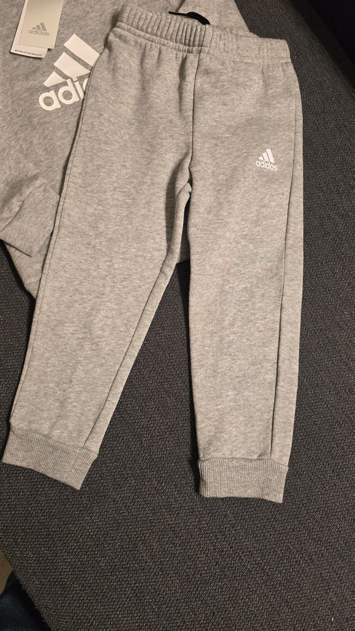 NEUF (non porté) 🏷🤩😍💙superbe jogging ADIDAS  molleton 3 ans unisex 🤩😍💙 - photo numéro 7