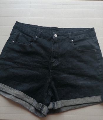 Short Shein T 46