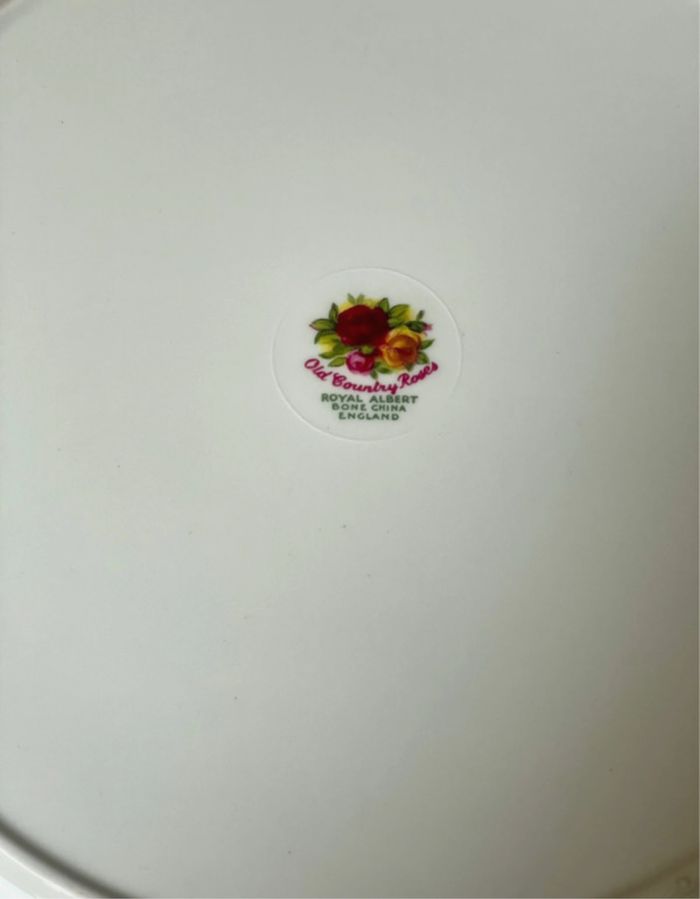 Plat rond en porcelaine Royal Albert - photo numéro 7