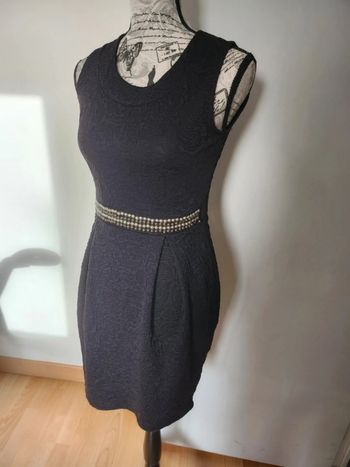 Petite robe noire (PRN) texturée, chic et moderne, T. 1 (équiv. S/M)