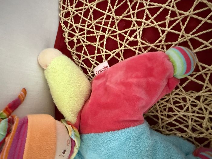 Doudou semi plat lutin clown bleu rose vert jaune COROLLE - photo numéro 3