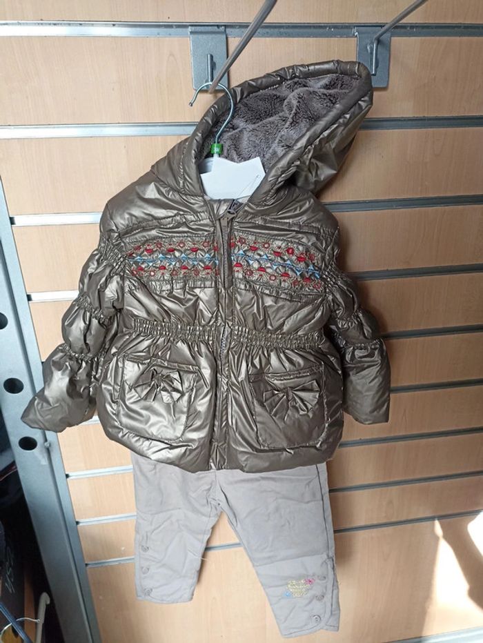 Tenue trois pieces 24 mois