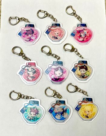 Lot de 9 portes clés  « Démon slayer » neuf 