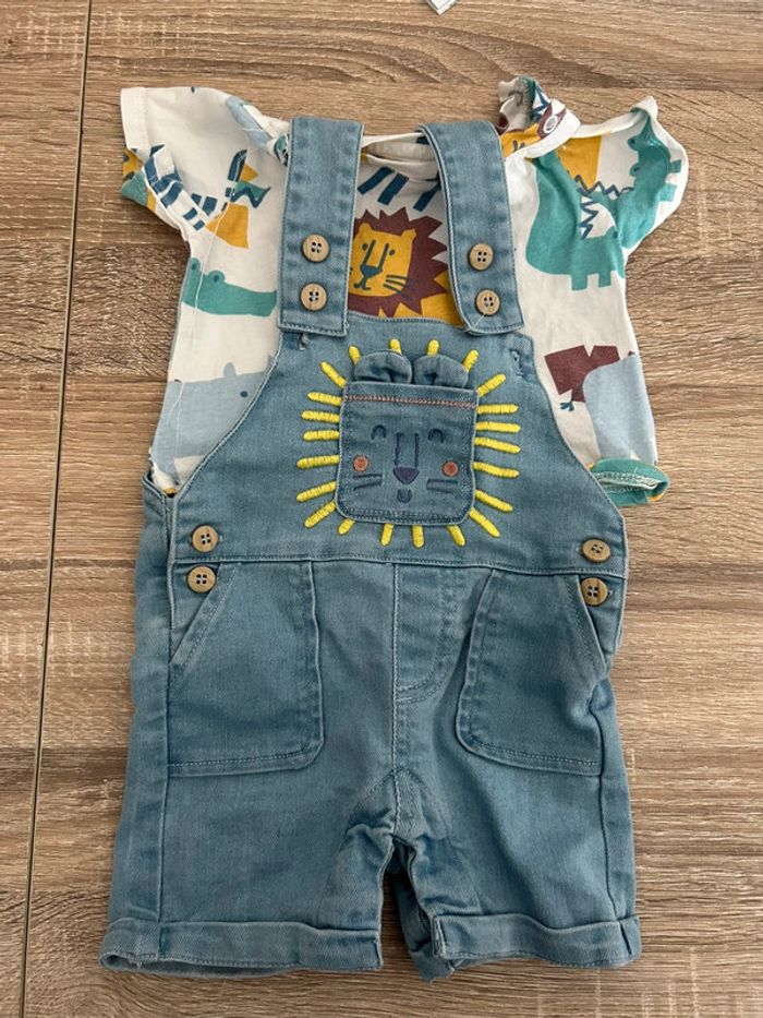 Tenue avec salopette