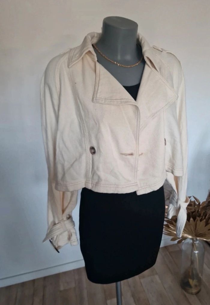 Blazer court couleur crème Stradivarius - photo numéro 11
