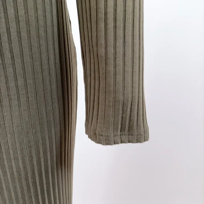 Robe moulante kaki CMT Atelier col carré côtelé, manches longues, fendue mi-mollet A1571 - photo numéro 4