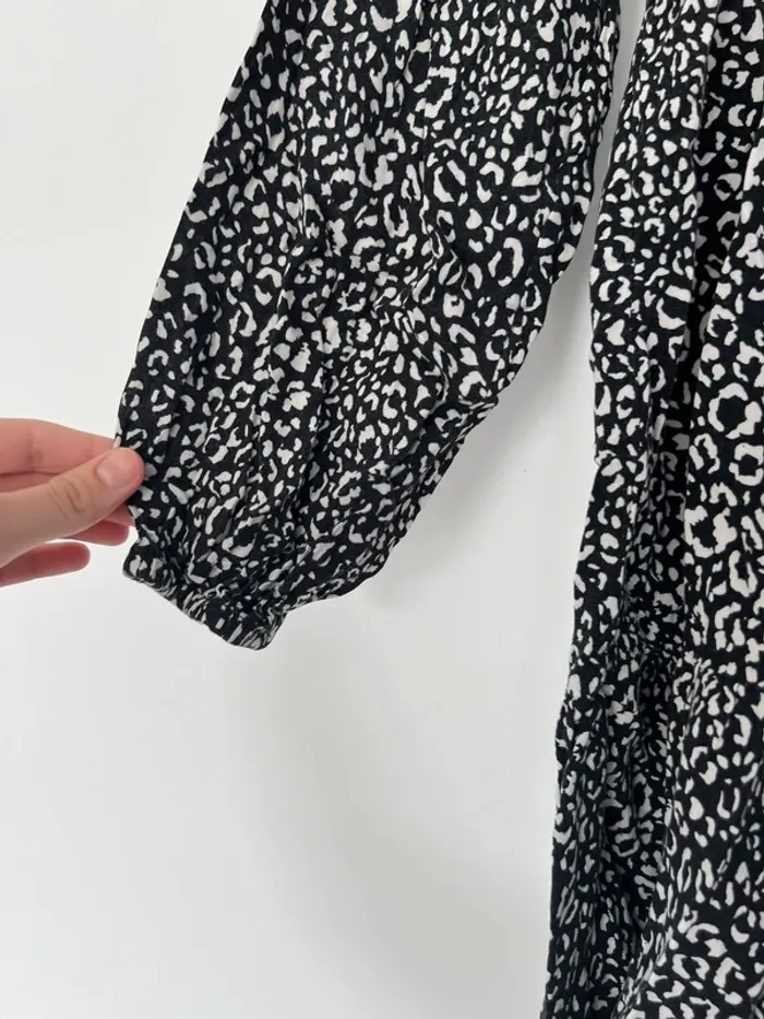 Robe chemise avec volants aux épaules et imprimé animal femme Stradivarius - photo numéro 4