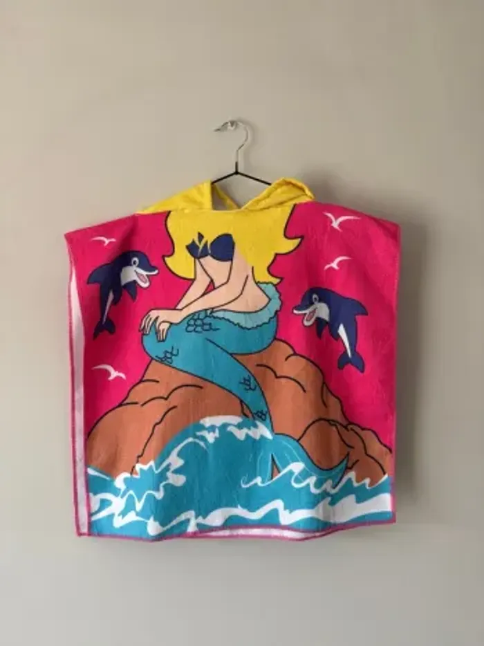 🌊Serviette - cape de plage sirène - très bon état- sans marque