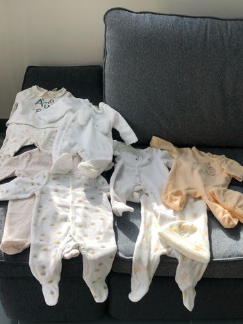 Lot bébé fille naissance / 1 mois