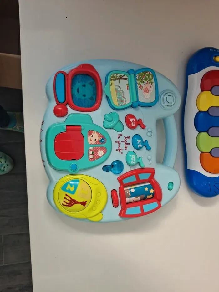 Lot jouets bébé 1er âge - photo numéro 2