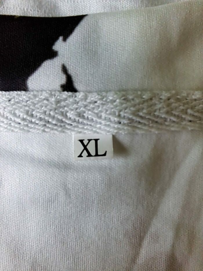 T shirt imprimé original Taille L - photo numéro 3