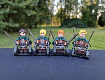 Minifigure Manga  L'attaque des Titans  4 figurines n4