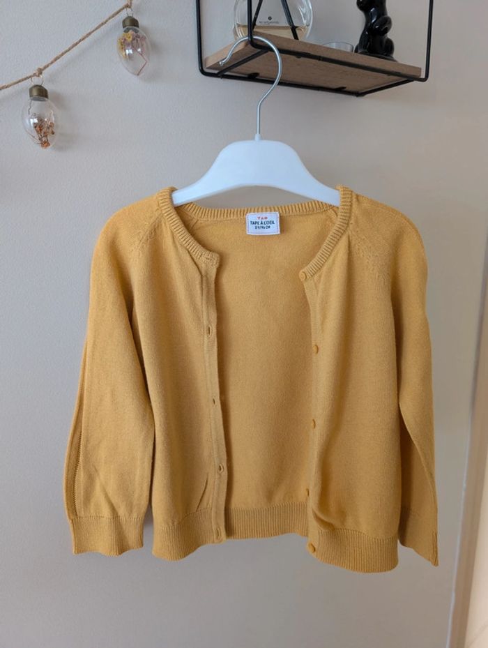 Gilet moutarde 3 ans excellent état