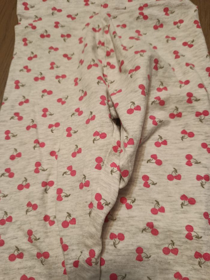 Legging cerise 🍒 - photo numéro 2