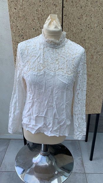 Chemisier manche longue style dentelle effet transparent taille M