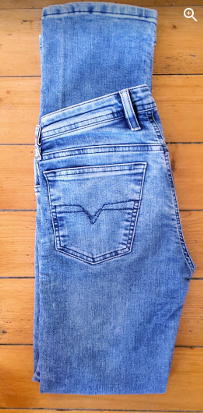 Jeans marque Diesel 12 ans - photo numéro 5
