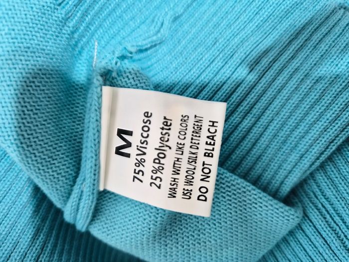 Pull bleu à motif losanges – Taille M – Très bon état - photo numéro 5