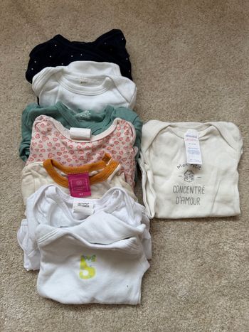 Lot 8 bodys manches longues