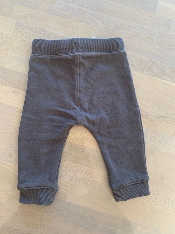 Jogging gris taupe 6 mois - photo numéro 3