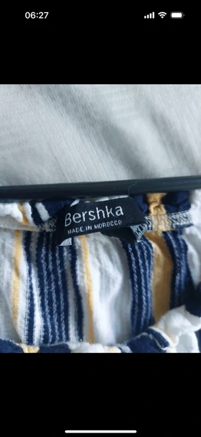 Top court Bershka taille S - photo numéro 3