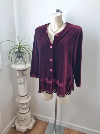 Haut en velours bordeaux crocheté vintage
