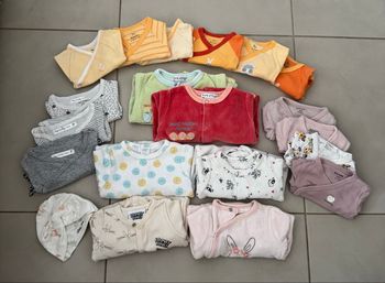 Lot vêtement bébé fille - taille 0 mois