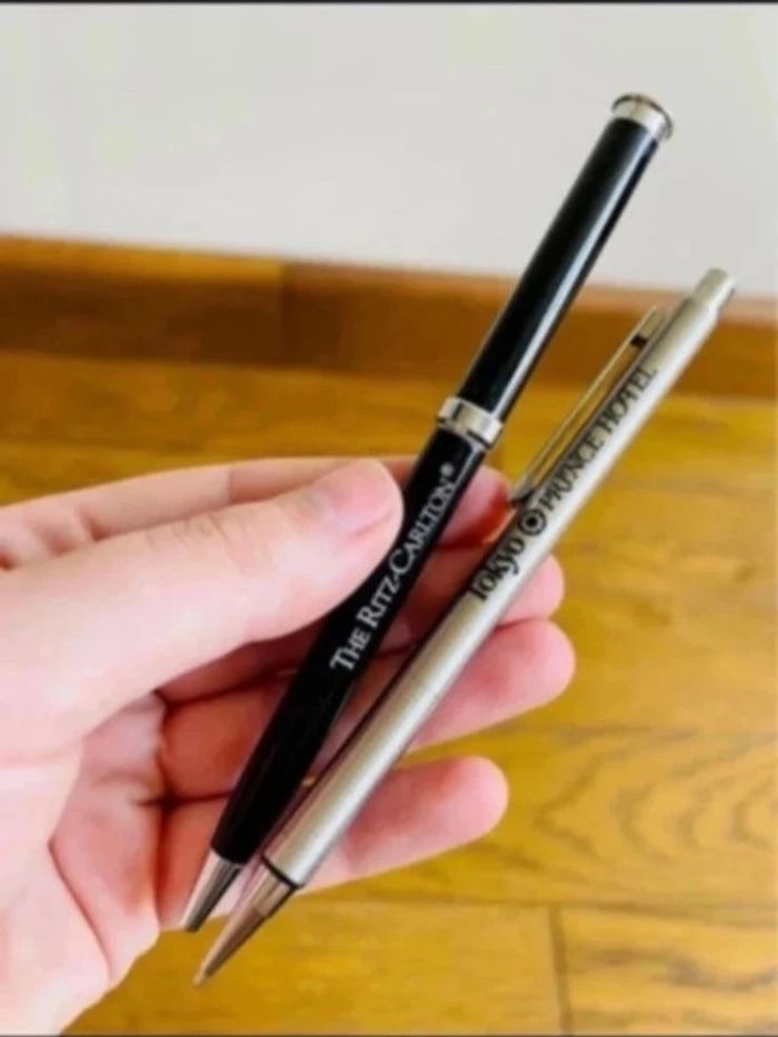 Lot deux stylos neuf en métal fin et Raffiné - photo numéro 2
