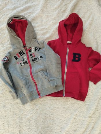 Lot 2 vestes zippées 5 ans