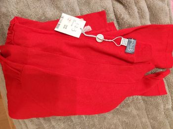 jolie gilet rouge neuf