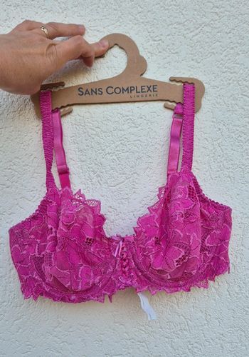 Soutien gorge Avec armatures 95C rose.