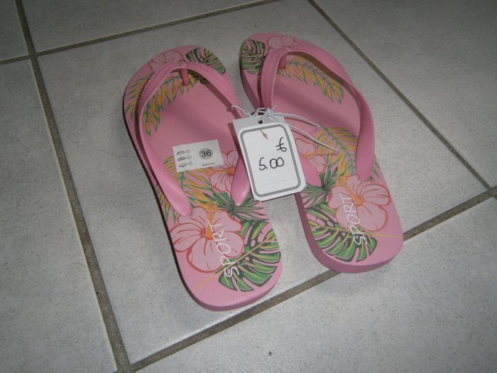 Tongs rose P36 Neuves - photo numéro 2