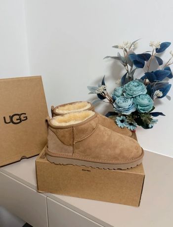 Uggs mini Taille 39