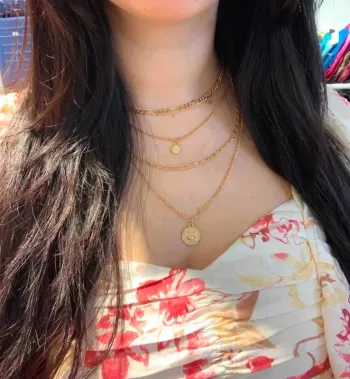 Collier doré multi-rangs médaillon Bijou layering tendance chic