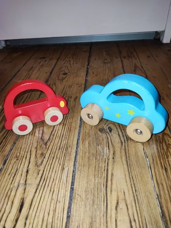 Lot de 2 voitures en bois à pousser