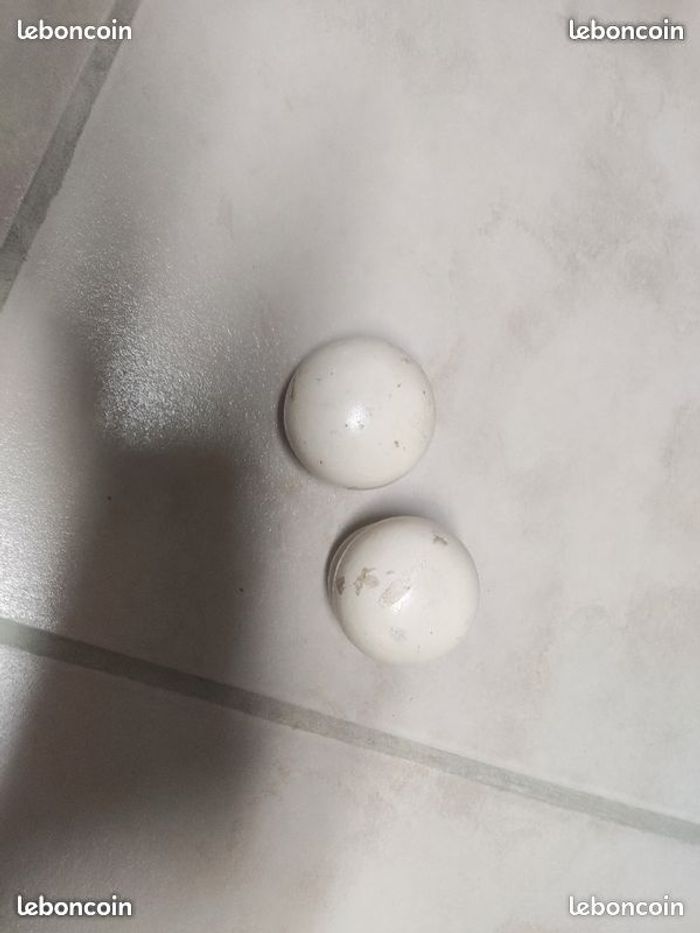 Embout pour tringle a rideaux en bois blanc