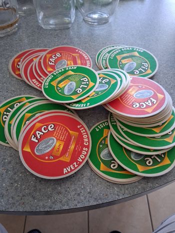 Lot de 54 sous verres " pile ou face" rond