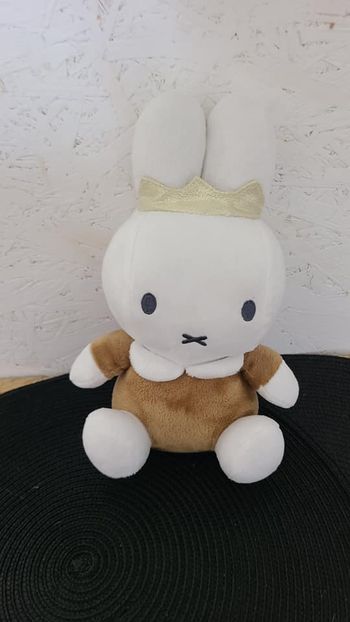 Peluche doudou lapin blanc marron grelot NIJNTJE MIFFY Tiamo collection couronne