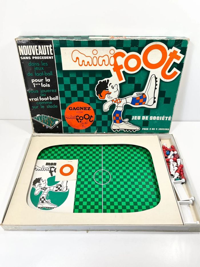 Jeu ancien : " Mini Foot " fabriqué en France