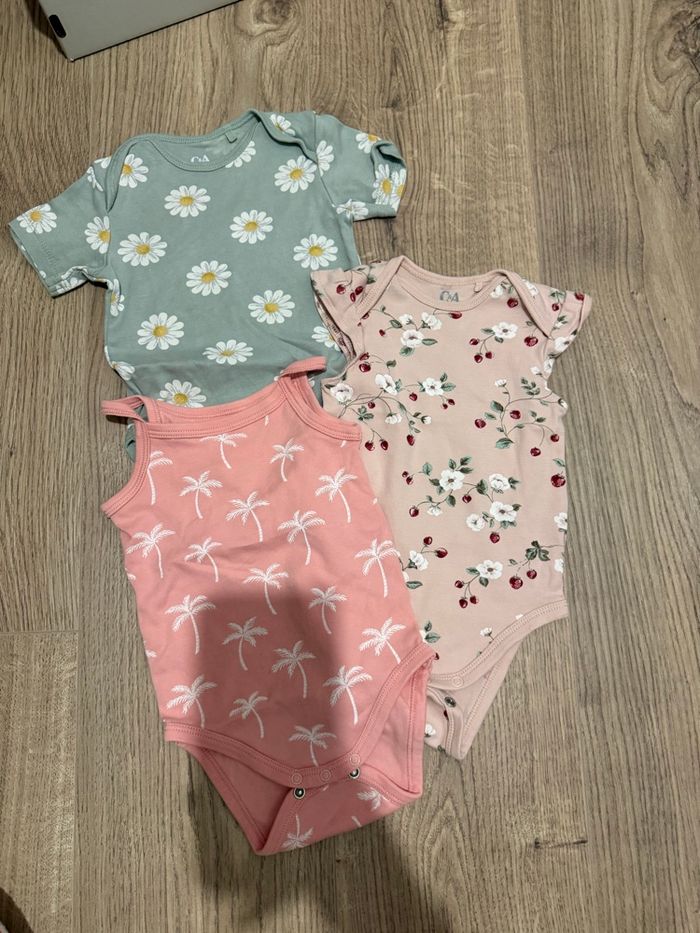 Lot de 3 bodies d’été - photo numéro 4