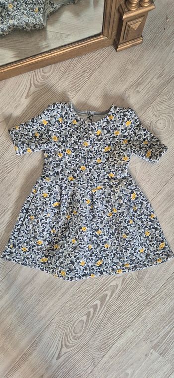 Robe matelassée fleurie manches courtes Petit Bateau 🍋 5 ans