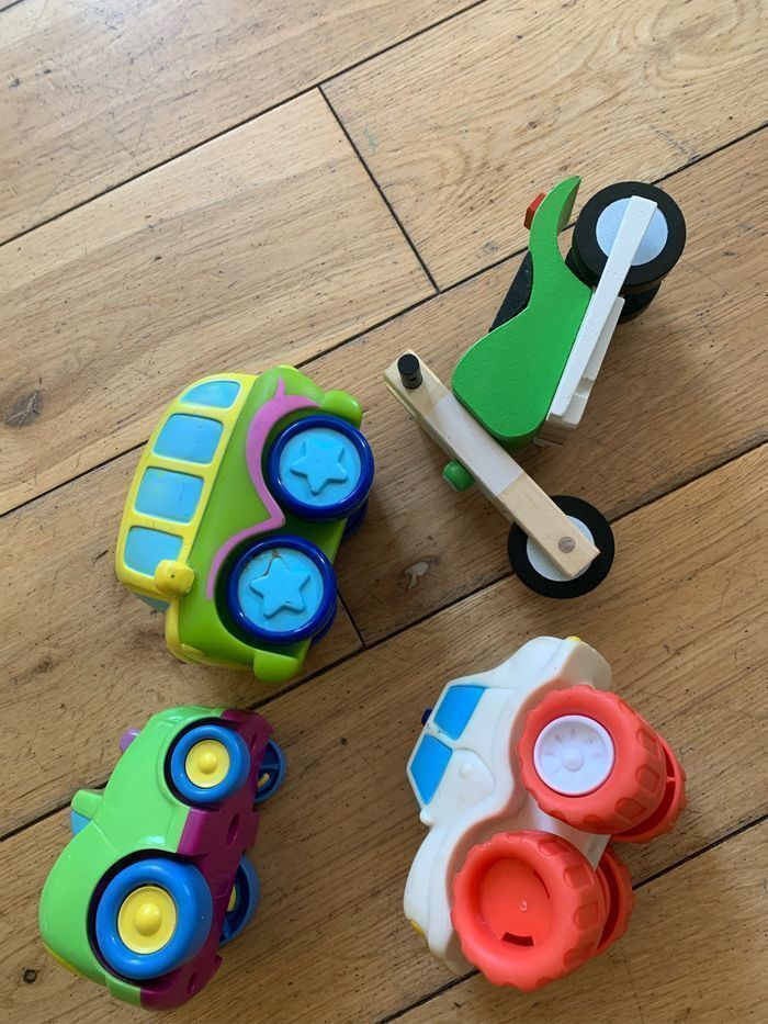 Lot de 4 véhicules - photo numéro 2