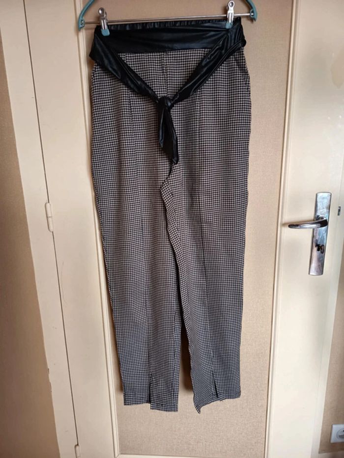 Pantalon léger. Marque shein.