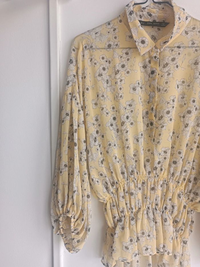 Chemisier jaune à fleurs Zara Taille M En très bon état