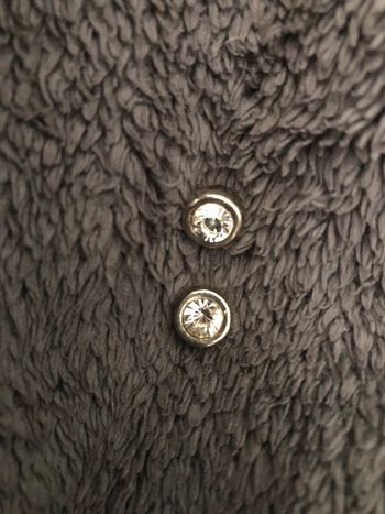 730-Boucles d’oreilles argentées et strass NEUVES